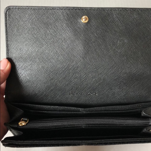Michael Kors wallet - Picture 4 of 4